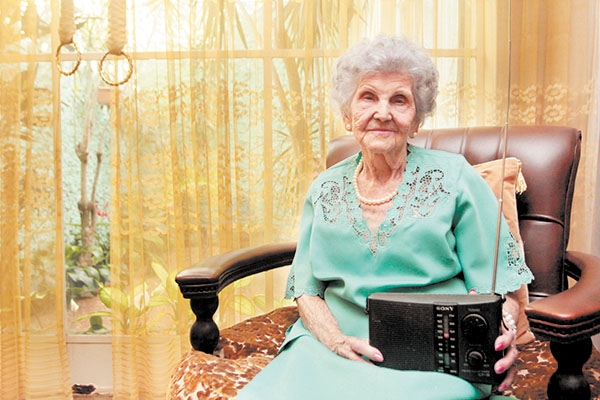 Estamos na semana do Dia Internacional da Mulher, próxi-ma sexta-feira, 8 de março, que coincide com o aniversário da querida madrinha da Rádio Difusora, a sempre amável dona Augusta Paludetto. Certamente já começa a receber muitos abraços pelos seus 95 a